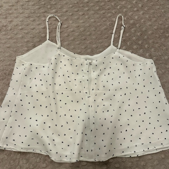 White top - Picture 2 of 3